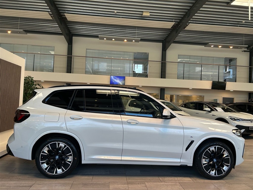 BMW iX3 EL M-Sport Charged Plus 286HK 5d Aut. - Image 3
