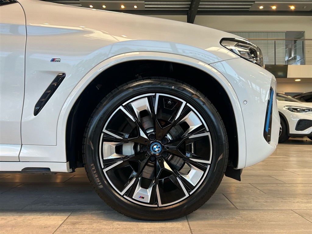 BMW iX3 EL M-Sport Charged Plus 286HK 5d Aut. - Image 4