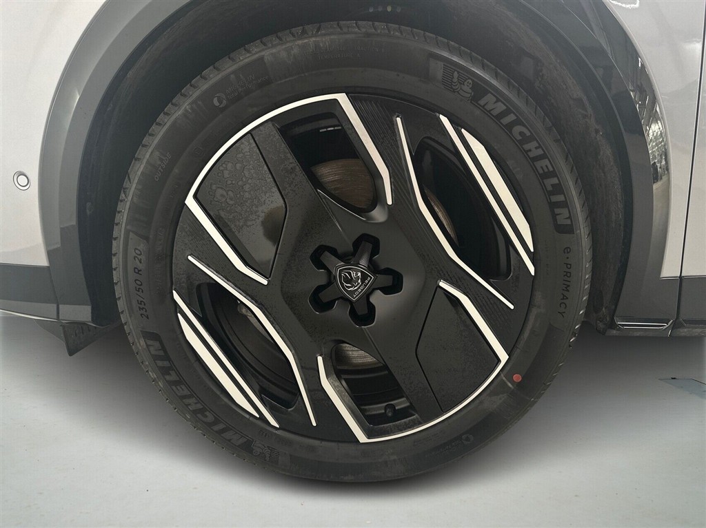 Peugeot e-5008 EL GT Pack 325HK 5d Aut. - Image 9