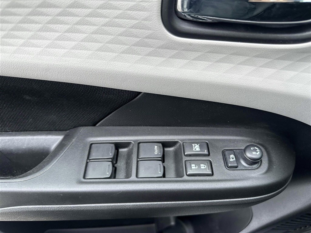 Suzuki Swift 1,2 Desire 82HK 5d - Image 7
