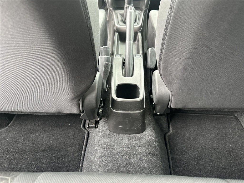 Suzuki Swift 1,2 Desire 82HK 5d - Image 15