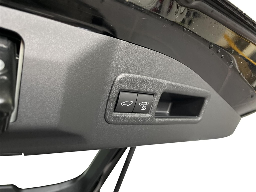 Toyota bZ4X EL Active Tech 224HK 5d Aut. - Image 11