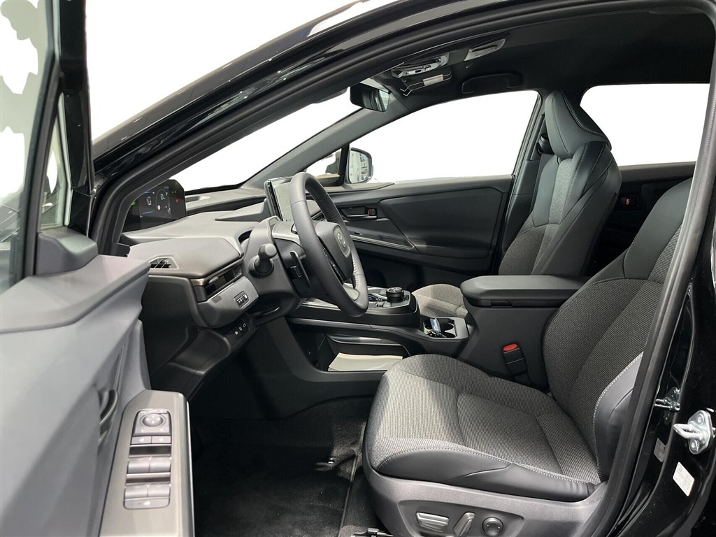 Toyota bZ4X EL Active Tech 224HK 5d Aut. - Image 4