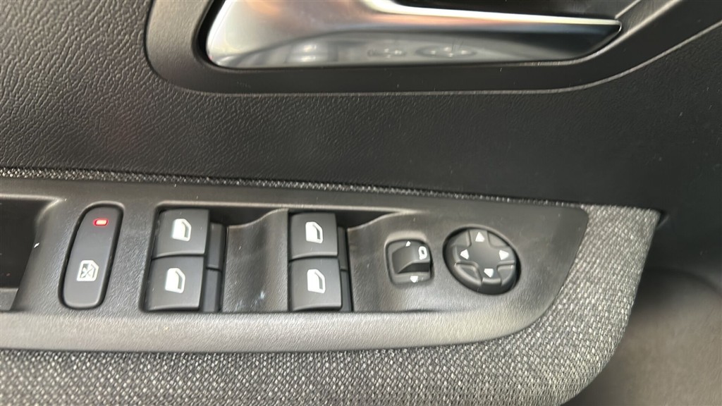 Peugeot e-208 EL Style 136HK 5d Aut. - Image 22