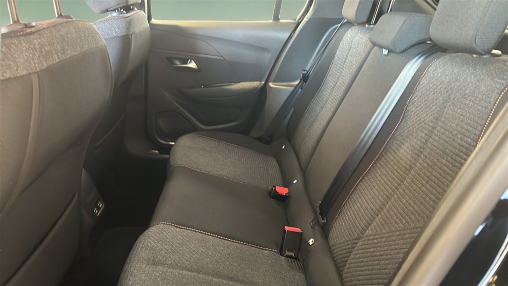 Peugeot e-208 EL Style 136HK 5d Aut. - Image 9