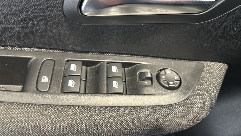Peugeot e-208 EL Style 136HK 5d Aut. - Image 21
