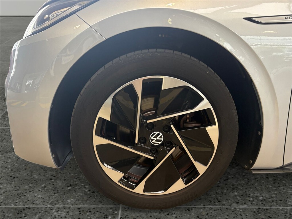 VW ID.3 EL Pro Performance 204HK 5d Aut. - Image 9