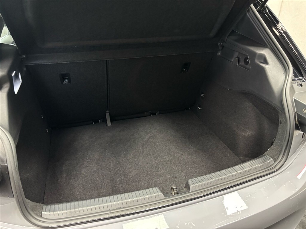 VW ID.3 EL Pro Performance 204HK 5d Aut. - Image 6