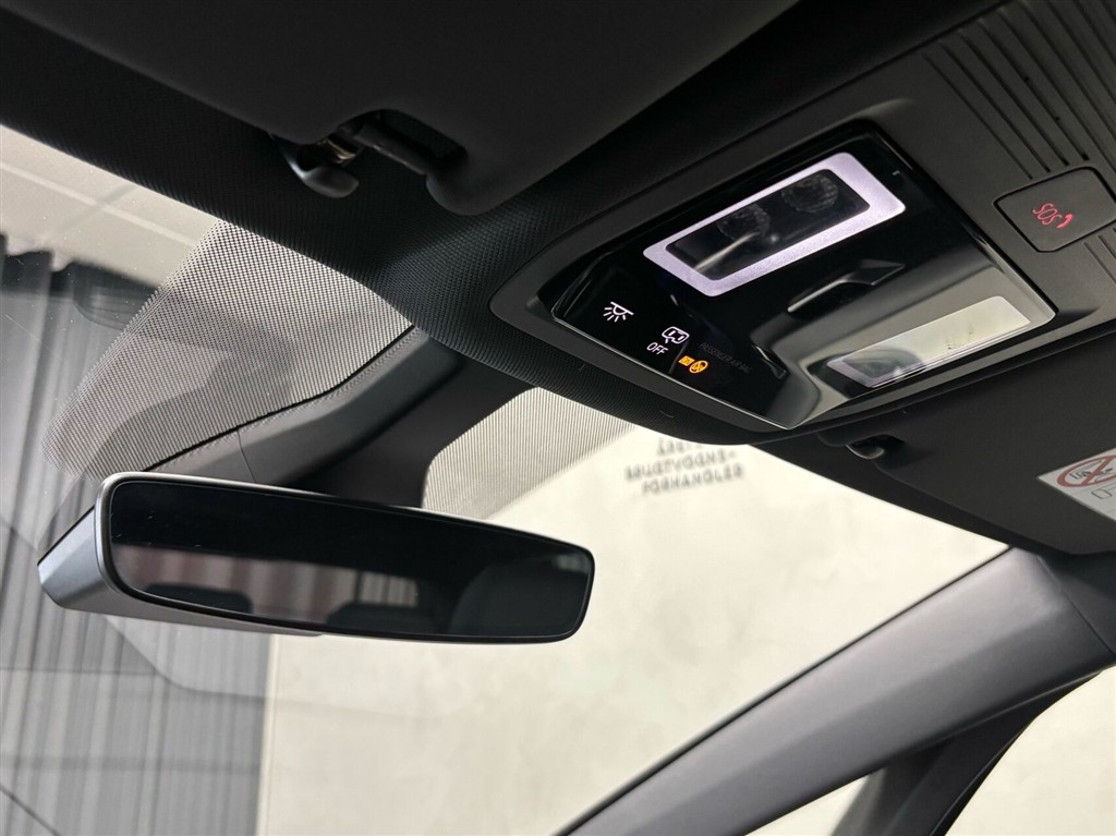 VW ID.3 EL Pro Performance 204HK 5d Aut. - Image 13