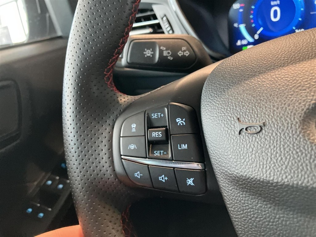 Ford Kuga 2,5 Plugin-hybrid ST-Line X CVT 225HK 5d Trinl. Gear - Image 10
