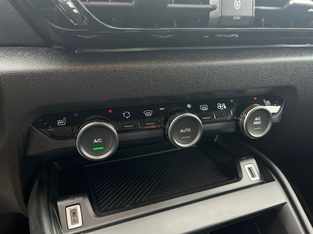 Citroën e-C4 EL Iconic 136HK 5d Aut. - Image 15