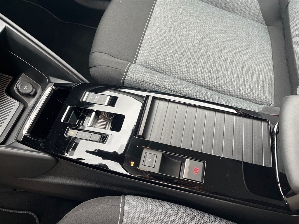Citroën e-C4 EL Iconic 136HK 5d Aut. - Image 19