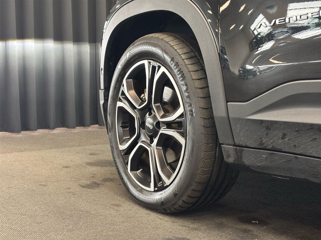 Jeep Avenger EL Summit 156HK 5d Aut. - Image 5