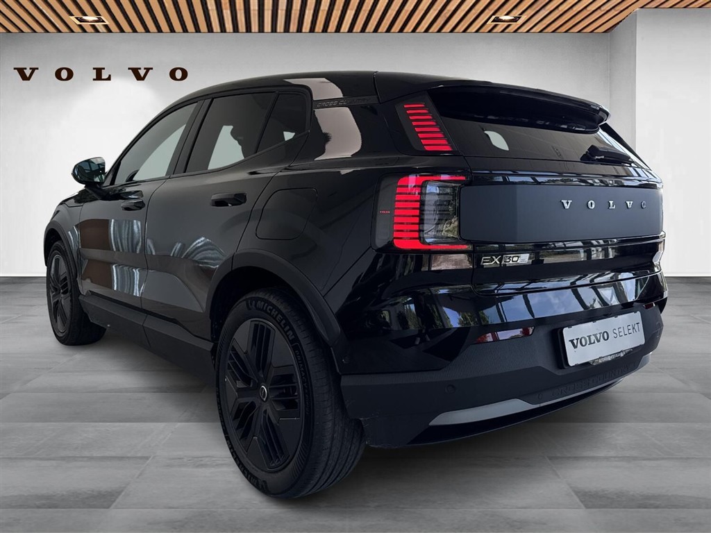Volvo EX30 Cross Country EL Twin Motor Performance Ultra 428HK AWD 428HK 5d Aut. - Image 2