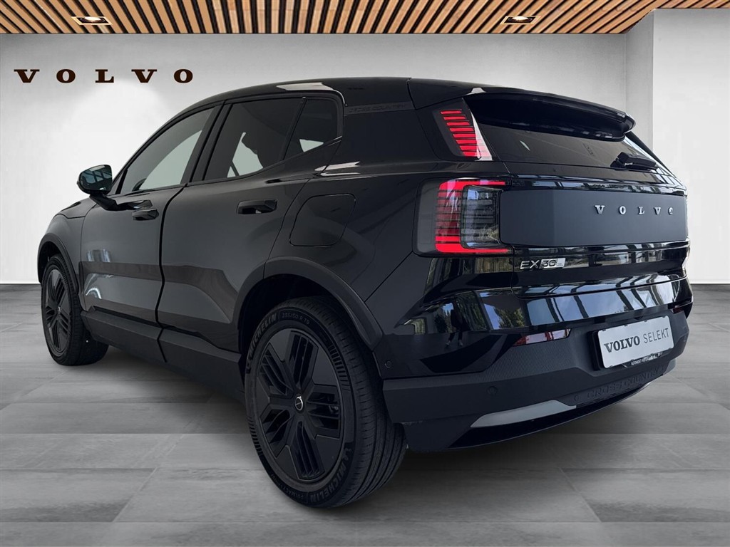 Volvo EX30 Cross Country Twin Motor Performance Ultra AWD 428HK 5d Aut. - Image 2