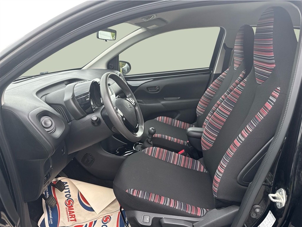 Citroën C1 1,0 VTi Shine 72HK 5d - Image 11