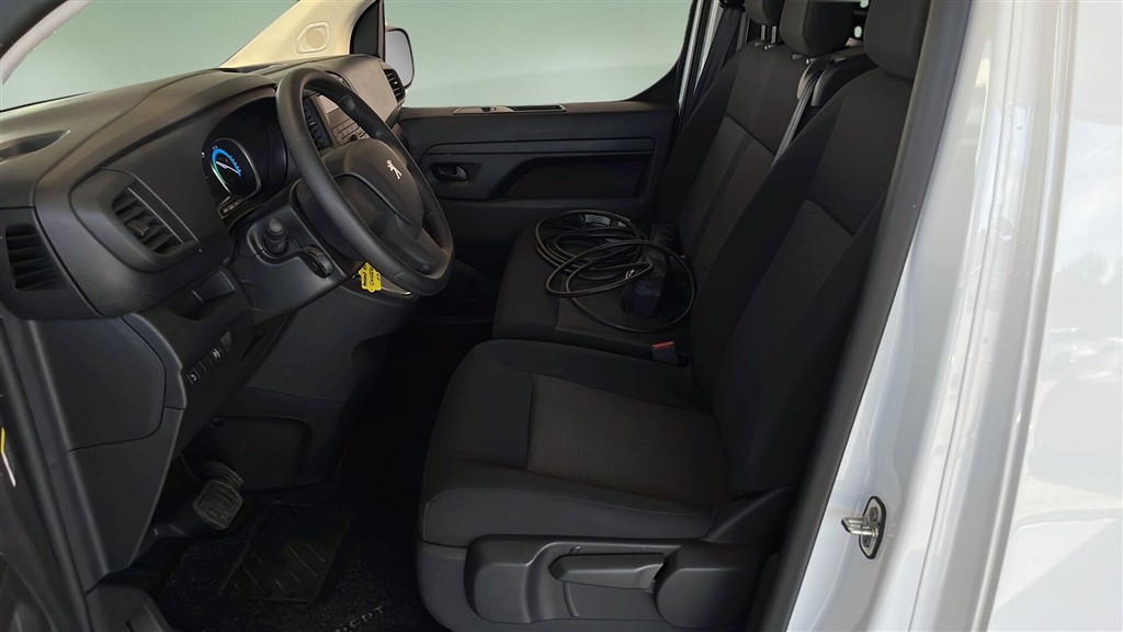 Peugeot e-Expert L2 EL Plus 136HK Van Aut. - Image 6