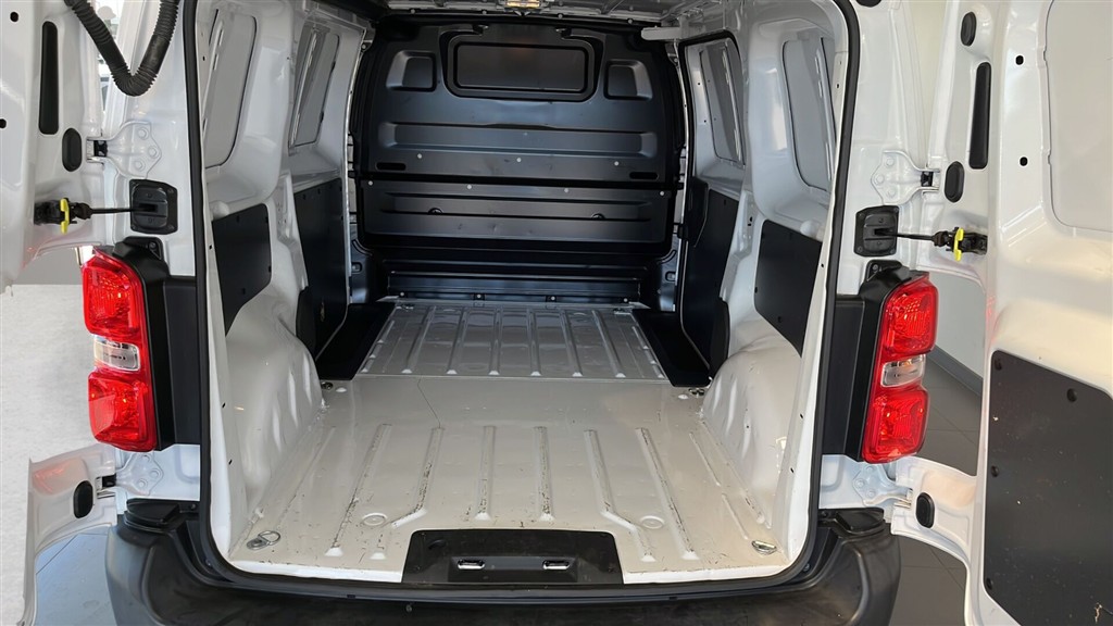 Peugeot e-Expert L2 EL Plus 136HK Van Aut. - Image 7