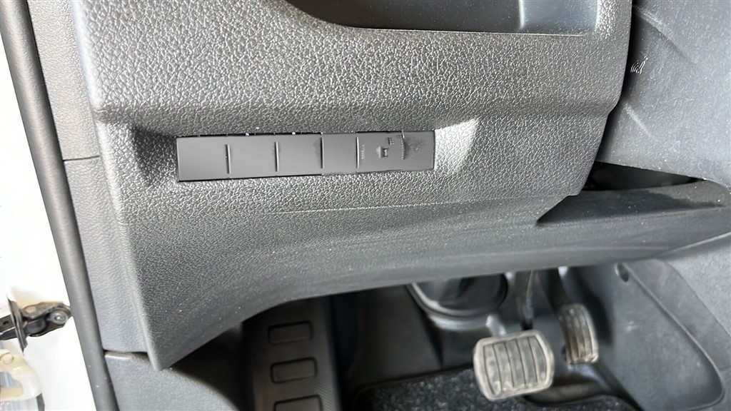 Peugeot e-Expert L2 EL Plus 136HK Van Aut. - Image 13