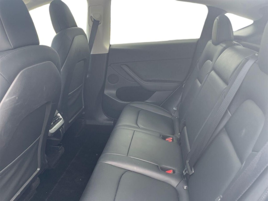 Tesla Model Y EL Long Range AWD 514HK 5d Aut. - Image 11
