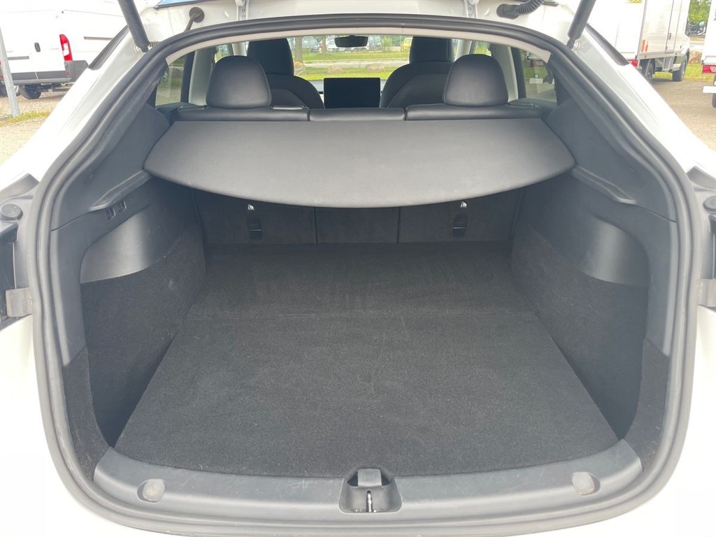 Tesla Model Y EL Long Range AWD 514HK 5d Aut. - Image 18