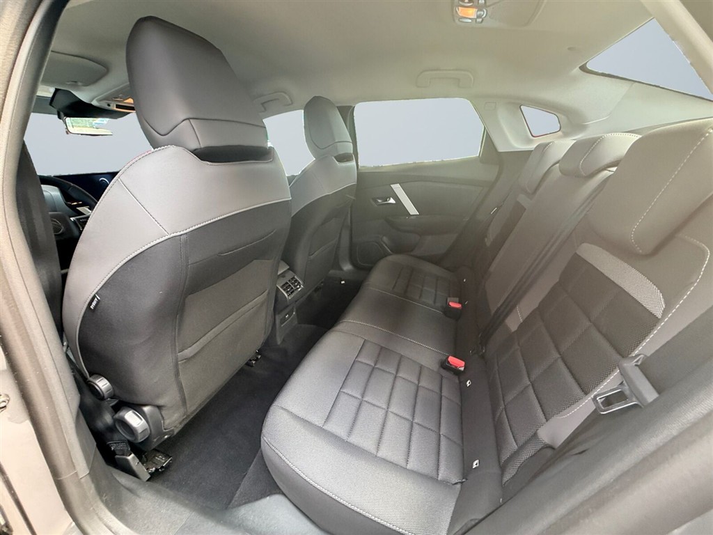 Citroën e-C4 X EL Plus 156HK 5d Aut. - Image 16