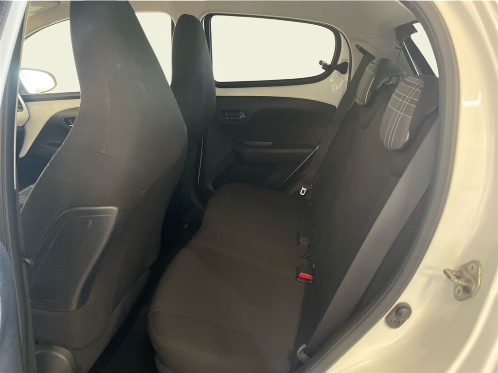 Peugeot 108 1,0 e-Vti Allure+ 69HK 5d - Image 10