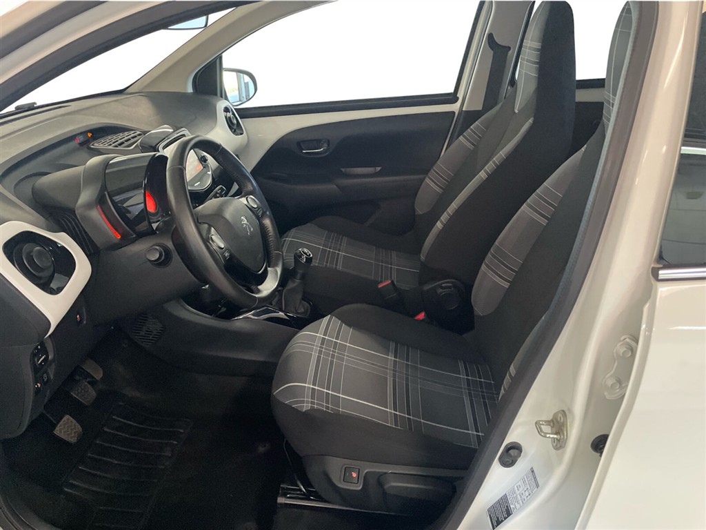 Peugeot 108 1,0 e-Vti Allure+ 69HK 5d - Image 14
