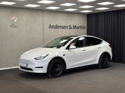 Tesla Model Y EL Standard Range RWD 299HK 5d Aut.