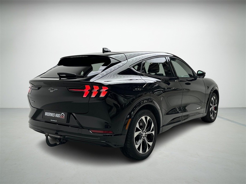 Ford Mustang Mach-E EL UR Premium AWD 351HK 5d Aut. - Image 2