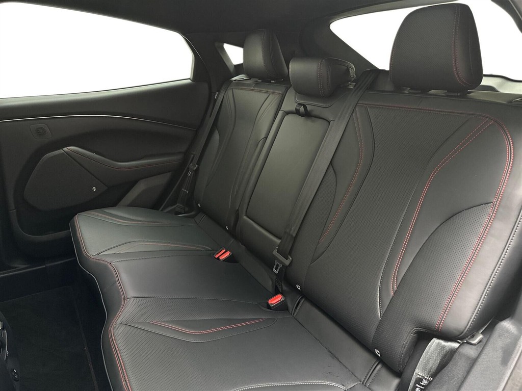 Ford Mustang Mach-E EL UR Premium AWD 351HK 5d Aut. - Image 12