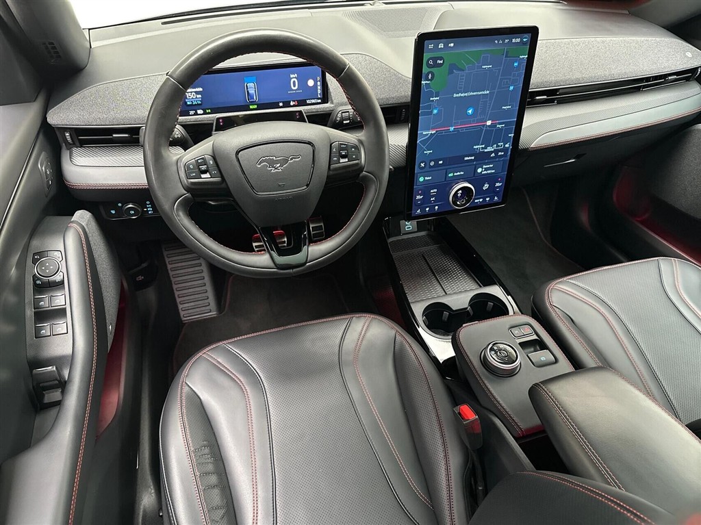 Ford Mustang Mach-E EL UR Premium AWD 351HK 5d Aut. - Image 3