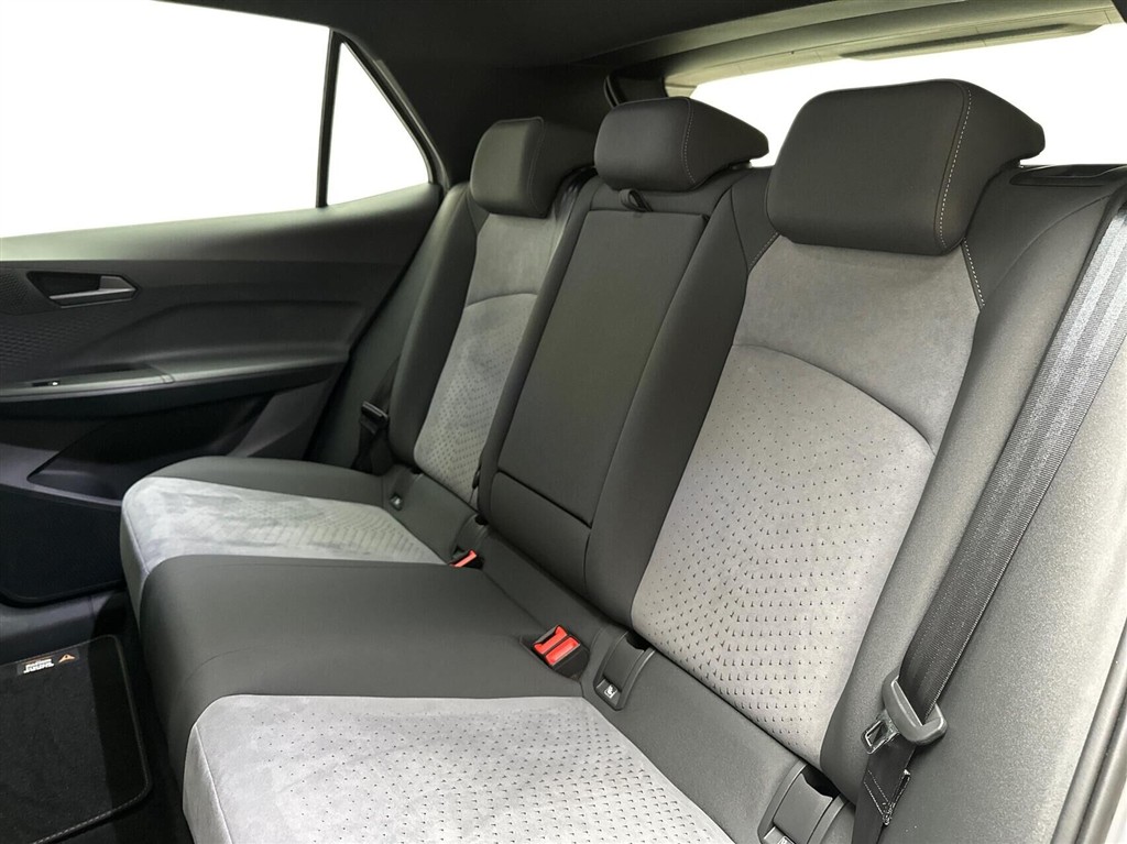 Cupra Born EL Dinamica Pack High 204HK 5d Aut. - Image 13
