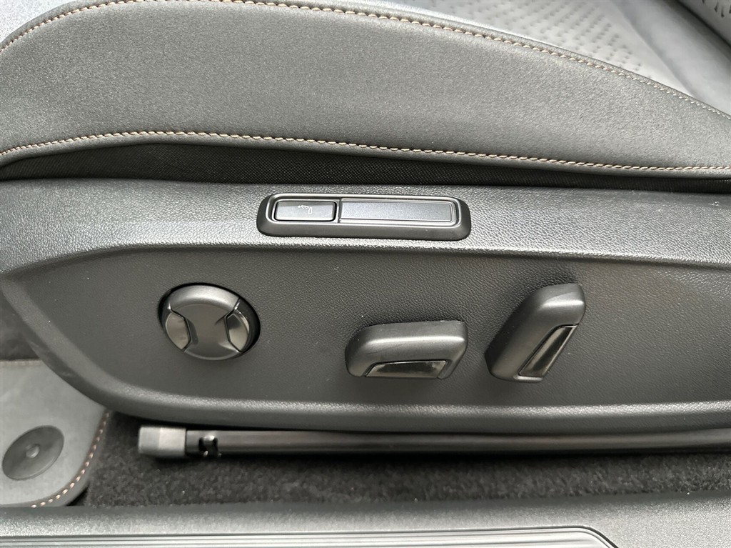 Cupra Born EL Dinamica Pack High 204HK 5d Aut. - Image 19