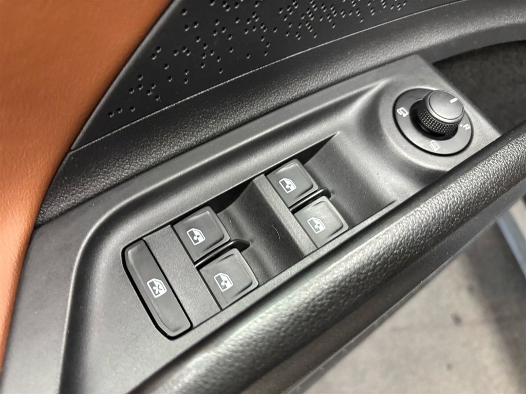 Skoda Enyaq 80 iV Selection ecoSuite 204HK 5d Aut. - Image 16