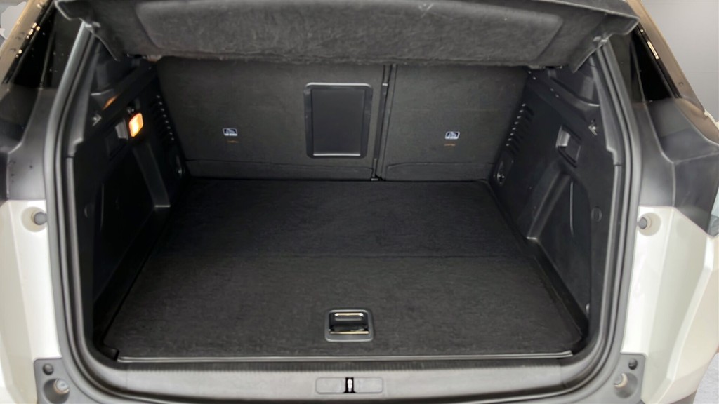 Peugeot 3008 1,6 Plugin-hybrid GT EAT8 225HK 5d 8g Aut. - Image 8