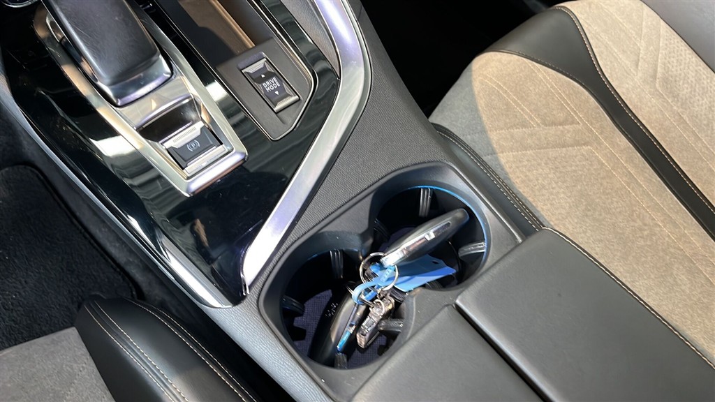 Peugeot 3008 1,6 Plugin-hybrid GT EAT8 225HK 5d 8g Aut. - Image 11