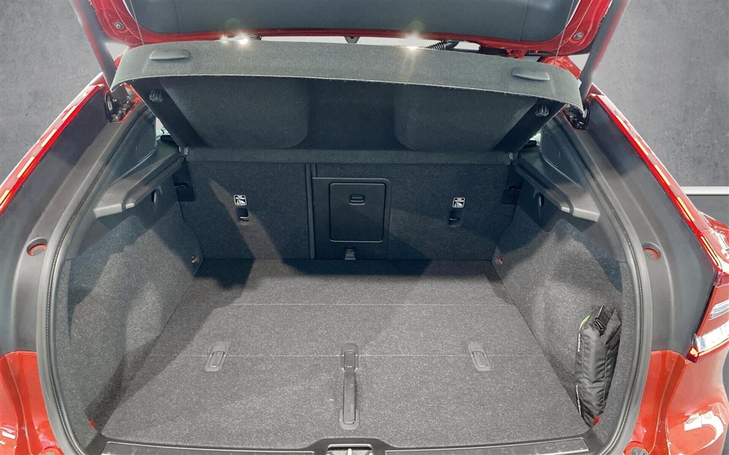 Volvo C40 P8 Recharge Twin Ultimate AWD 408HK 4d Aut. - Image 17