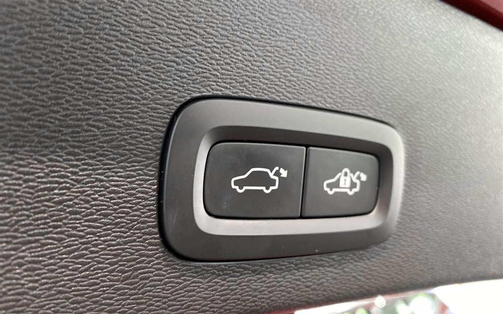 Volvo C40 P8 Recharge Twin Ultimate AWD 408HK 4d Aut. - Image 18