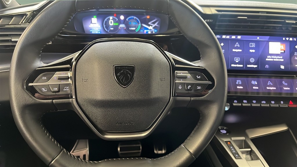 Peugeot e-308 EL First Edition 156HK 5d Aut. - Image 9