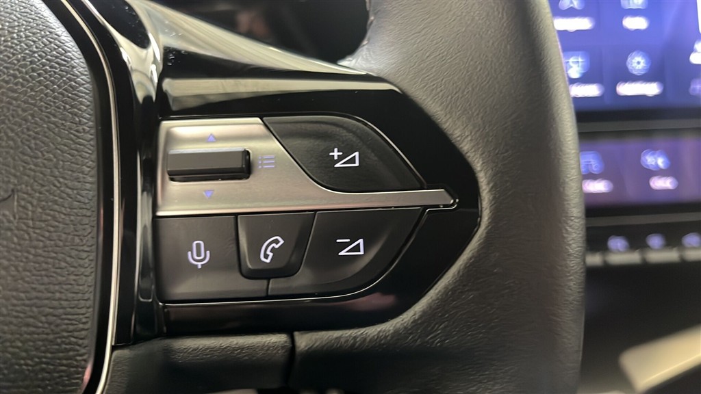 Peugeot e-308 EL First Edition 156HK 5d Aut. - Image 10