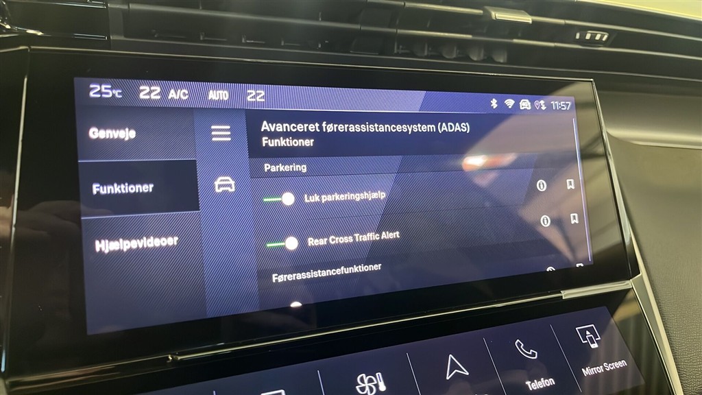 Peugeot e-308 EL First Edition 156HK 5d Aut. - Image 22