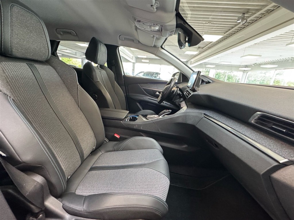 Peugeot 3008 1,6 PureTech Plugin-hybrid First Selection EAT8 225HK 5d 8g Aut. - Image 9