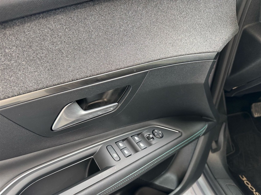 Peugeot 3008 1,6 PureTech Plugin-hybrid First Selection EAT8 225HK 5d 8g Aut. - Image 11