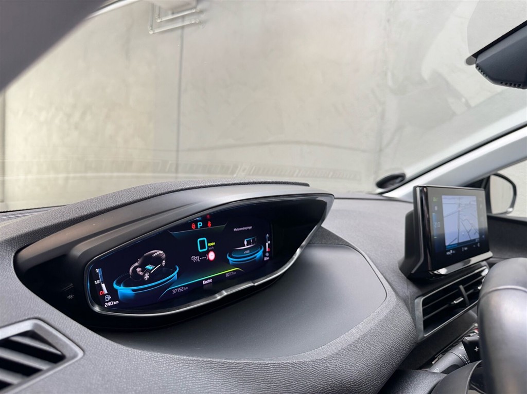 Peugeot 3008 1,6 PureTech Plugin-hybrid First Selection EAT8 225HK 5d 8g Aut. - Image 12