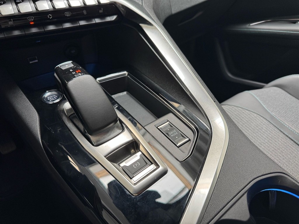 Peugeot 3008 1,6 PureTech Plugin-hybrid First Selection EAT8 225HK 5d 8g Aut. - Image 15