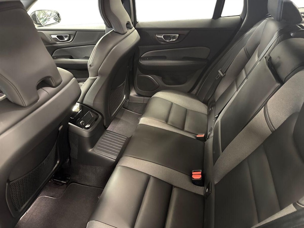 Volvo V60 2,0 T6 Recharge Plugin-hybrid R-design 340HK Stc 8g Aut. - Image 11