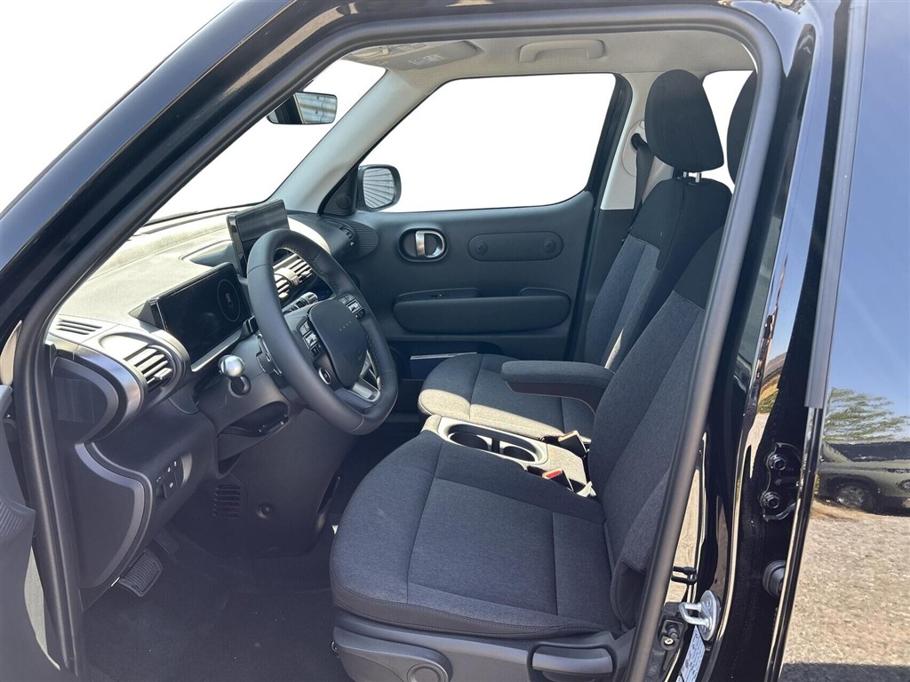 Hyundai Inster EL Long Range Pixel Plus 49 kWh 115HK Aut. - Image 4