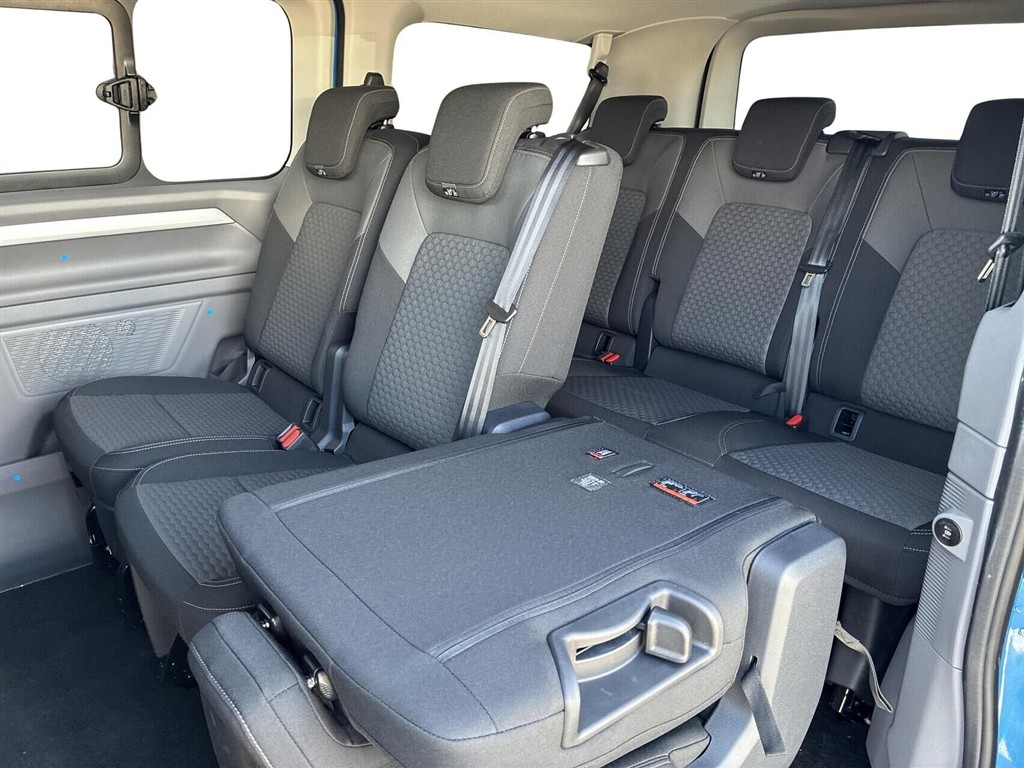 VW e-Caravelle L29 Lang EL Life 218HK Aut. - Image 7
