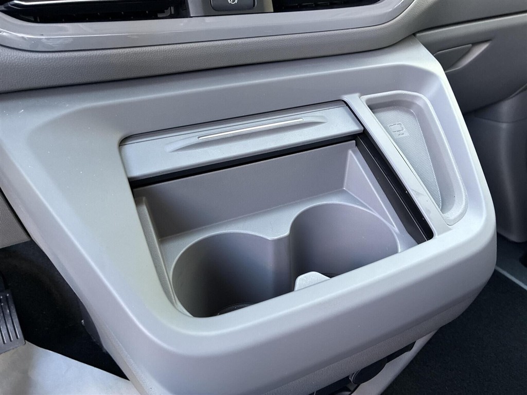 VW e-Caravelle L29 Lang EL Life 218HK Aut. - Image 18